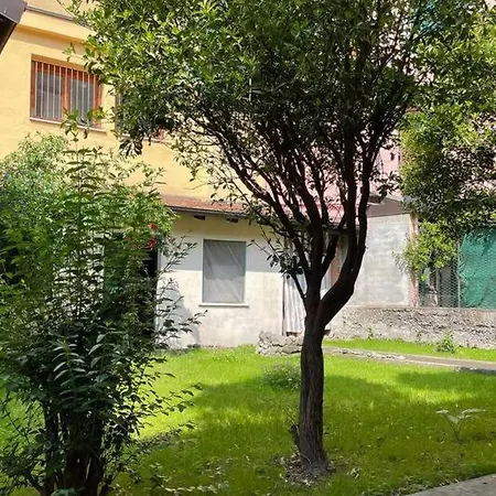 公寓 Il Giardino Nascosto 奥梅尼亚